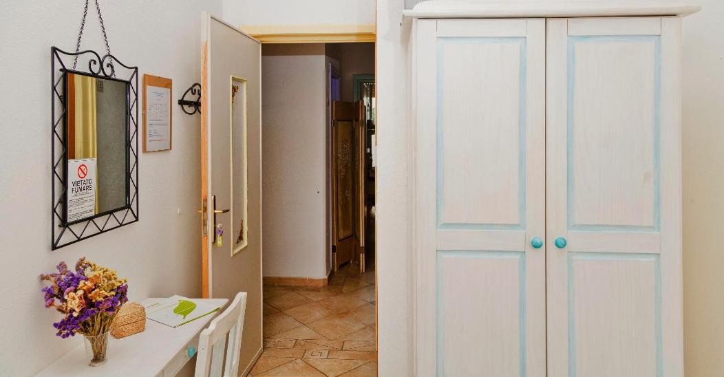 Domo Janas Guesthouse Olbia Exterior foto